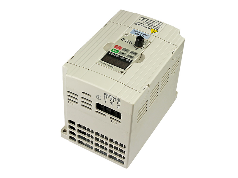 8000S通用變頻器，變頻調(diào)速器，變頻器廠家，電機(jī)變頻器，三相變頻器